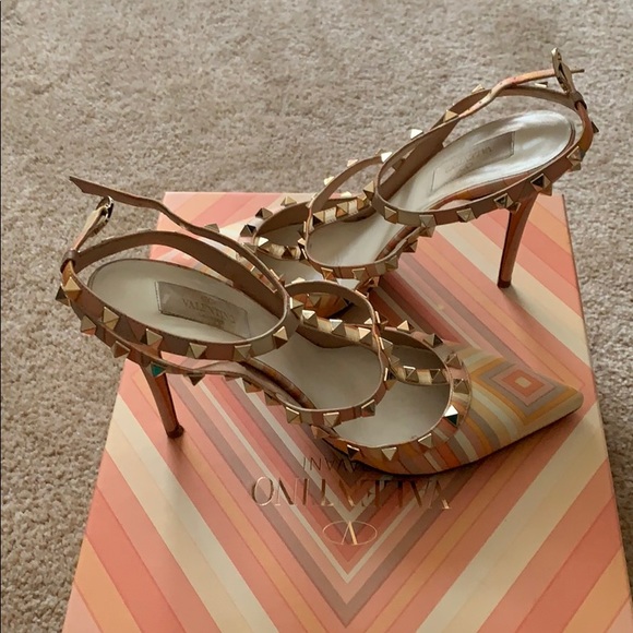 Valentino Studded Heals. - Picture 5 of 5